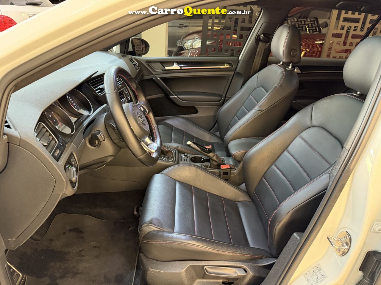 VOLKSWAGEN   GOLF GTI 2.0 TSI 220CV AUT.   BRANCO 2017 2.0 GASOLINA - Loja