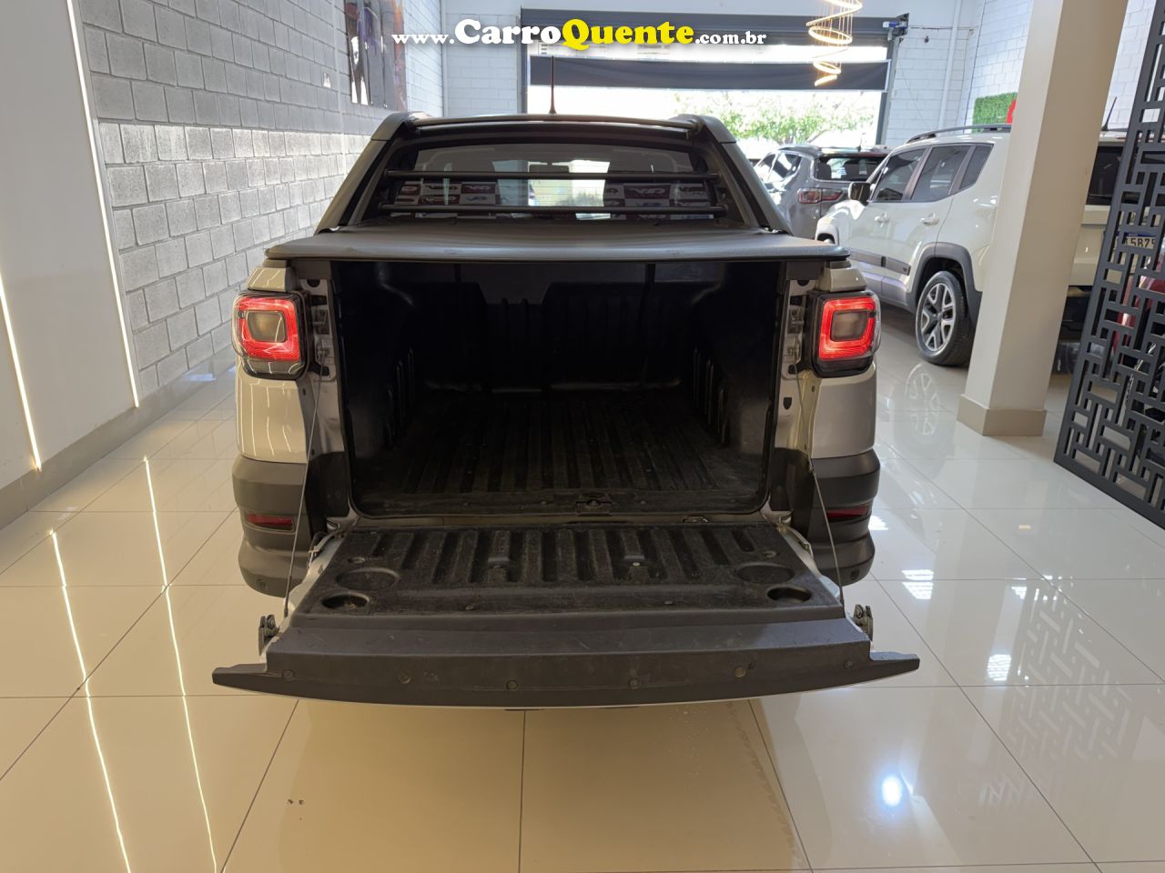 FIAT   STRADA VOLCANO 1.3 FLEX 8V CD AUT.   PRATA 2023 1.3 FLEX - Loja