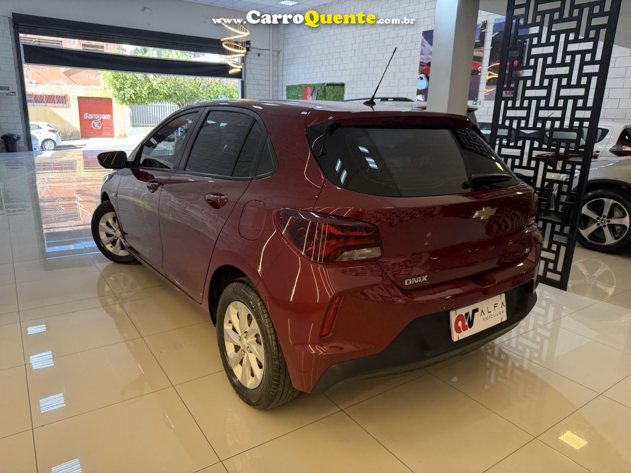 CHEVROLET   ONIX HATCH LT 1.0 12V FLEX 5P MEC.   VERMELHO 2023 1.0 FLEX - Loja