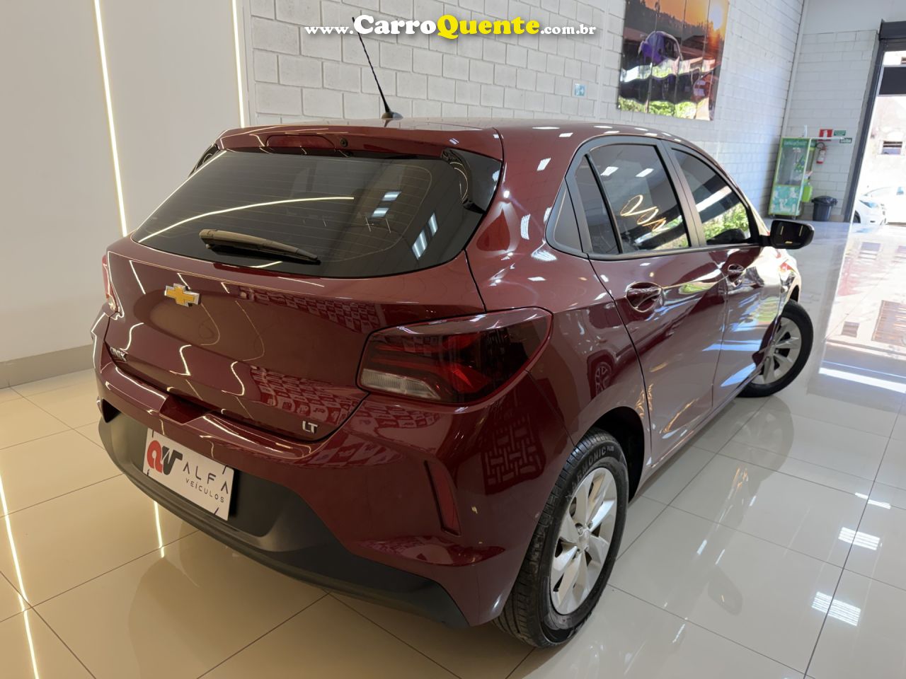 CHEVROLET   ONIX HATCH LT 1.0 12V FLEX 5P MEC.   VERMELHO 2023 1.0 FLEX - Loja