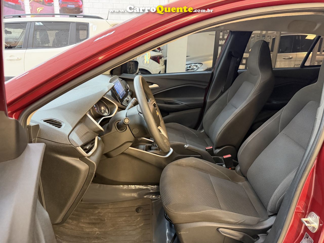 CHEVROLET   ONIX HATCH LT 1.0 12V FLEX 5P MEC.   VERMELHO 2023 1.0 FLEX - Loja