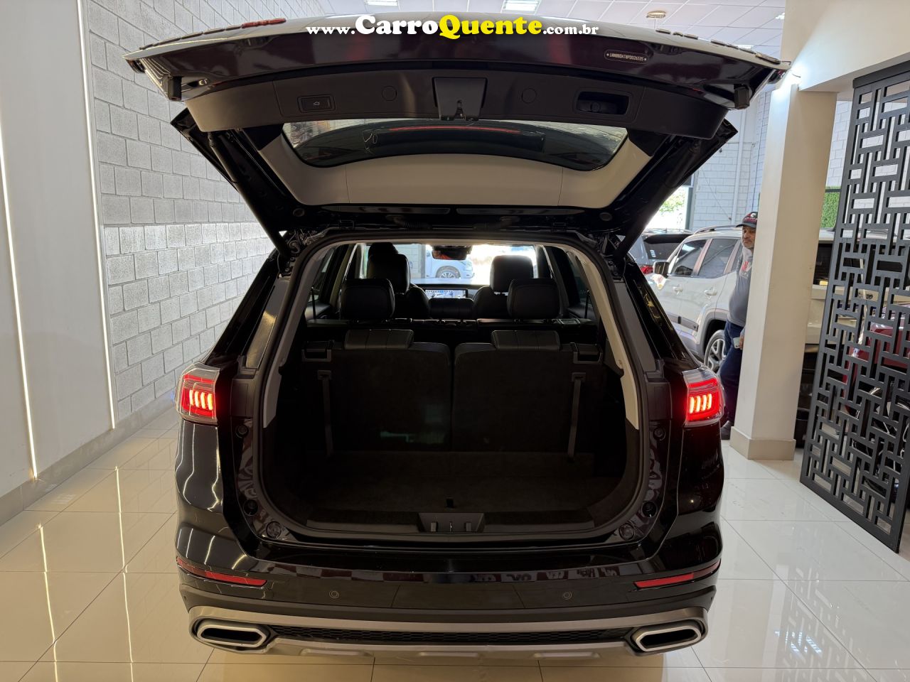 CHERY   ICAOACHERY TIGGO8 PHEV   PRETO 2023 1.5 TB  ELÉTRICO - Loja
