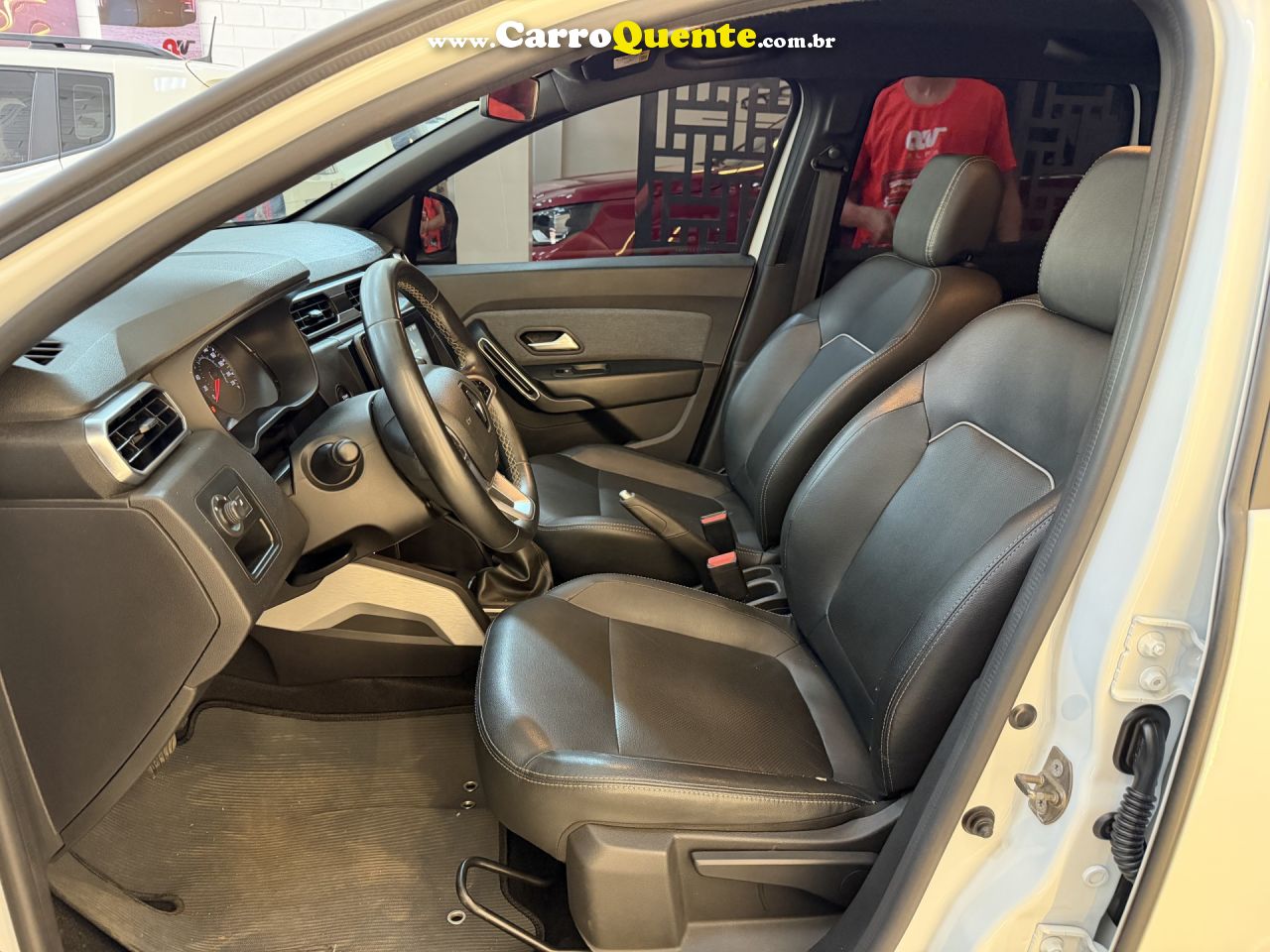 RENAULT   DUSTER ICONIC 1.6 16V FLEX AUT.   BRANCO 2023 1.6 FLEX - Loja