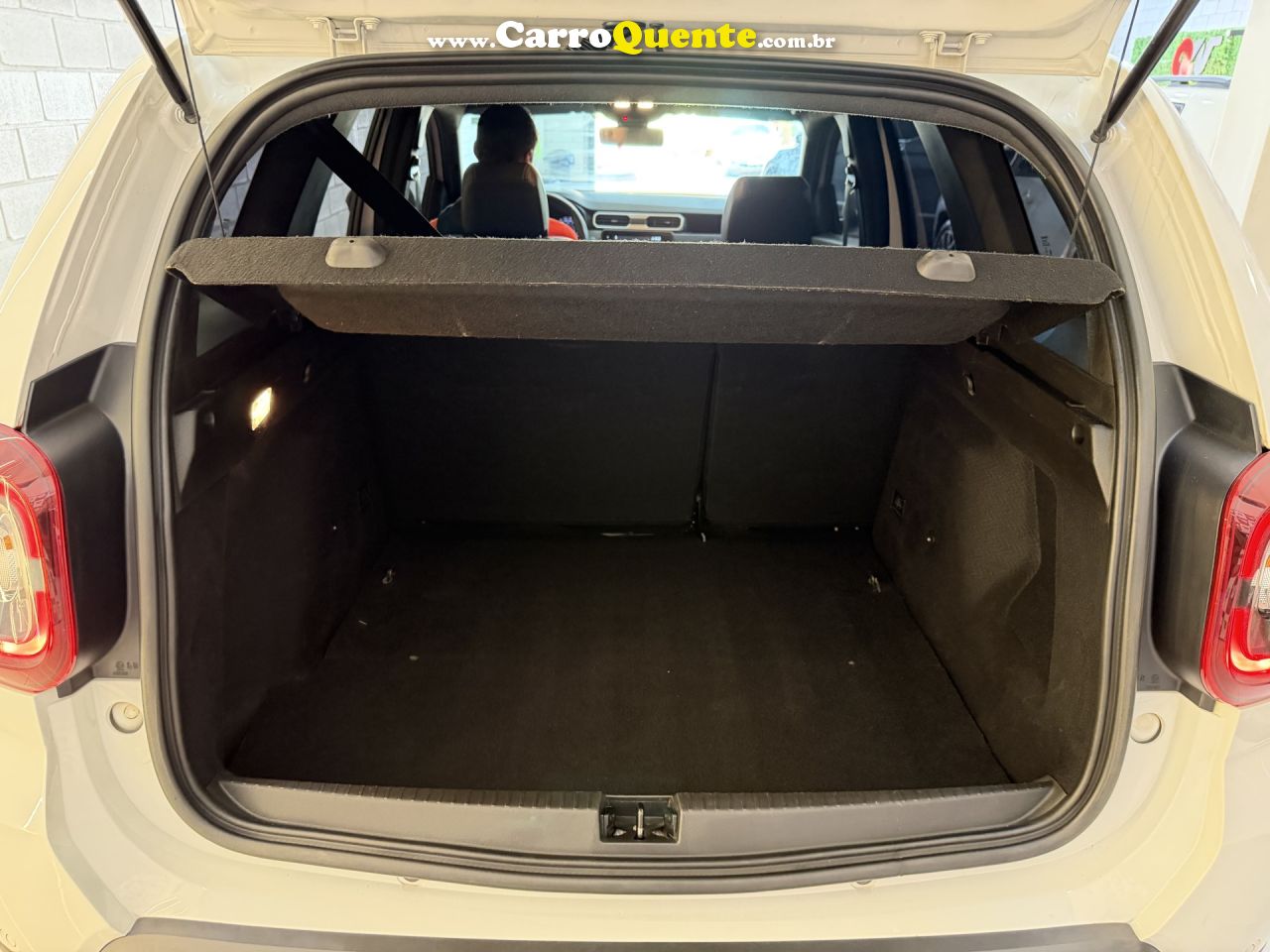 RENAULT   DUSTER ICONIC 1.6 16V FLEX AUT.   BRANCO 2023 1.6 FLEX - Loja