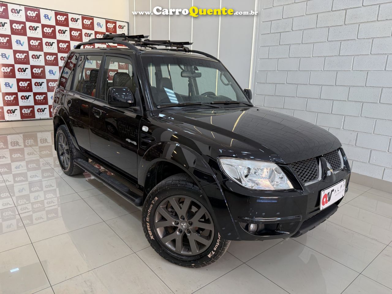 MITSUBISHI   PAJERO TR4 2.0 2.0 FLEX 16V 4X4 AUT.   PRETO 2015 2.0 FLEX - Loja