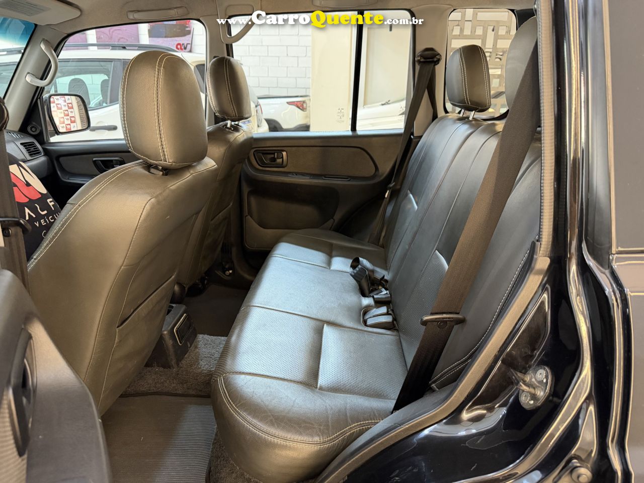 MITSUBISHI   PAJERO TR4 2.0 2.0 FLEX 16V 4X4 AUT.   PRETO 2015 2.0 FLEX - Loja