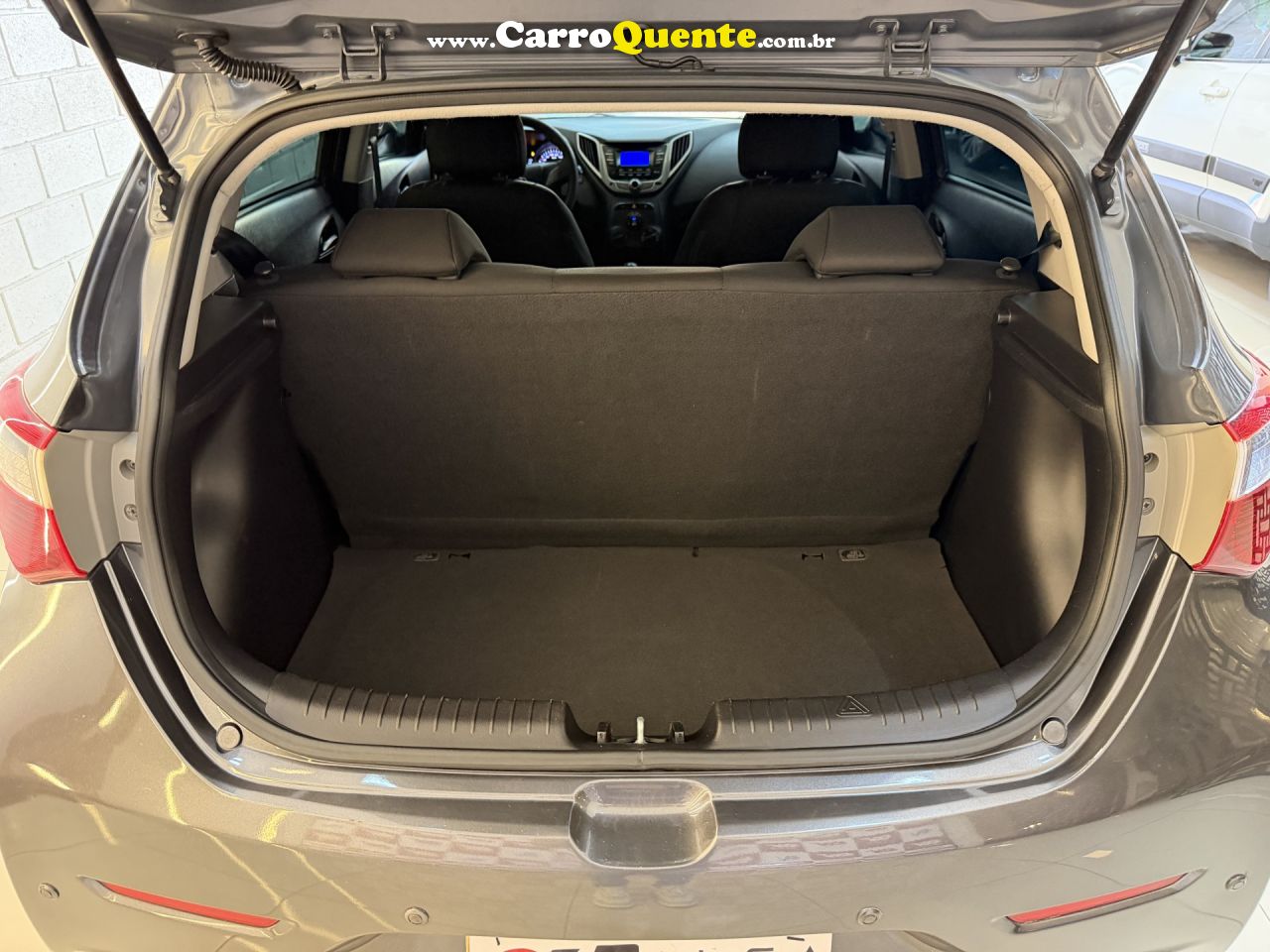 HYUNDAI   HB20 COMF.C.PLUSC.STYLE 1.0 FLEX 12V   CINZA 2013 1.0 FLEX - Loja