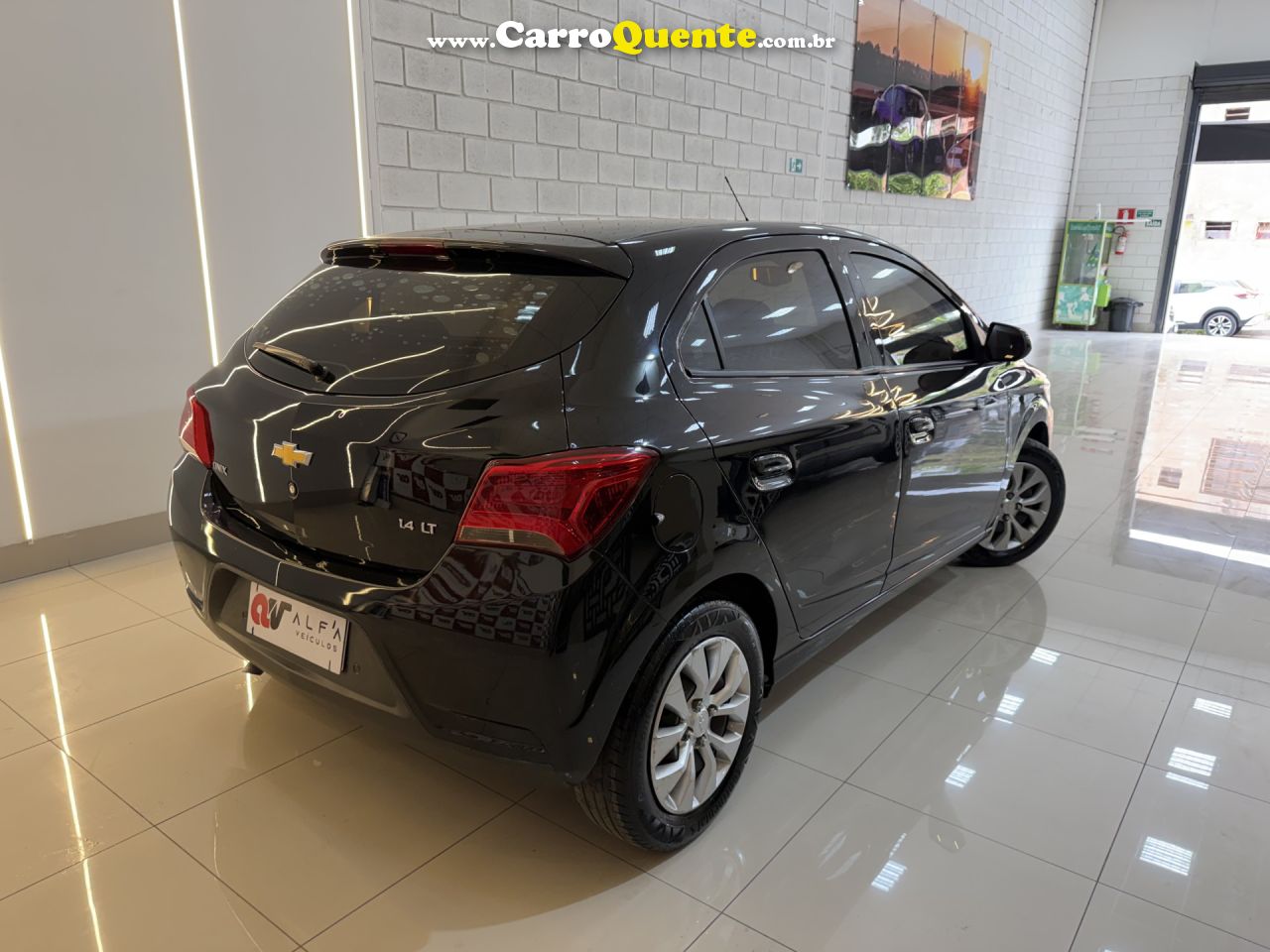 CHEVROLET   ONIX HATCH LT 1.4 8V FLEXPOWER 5P MEC.   PRETO 2018 1.4 FLEX - Loja