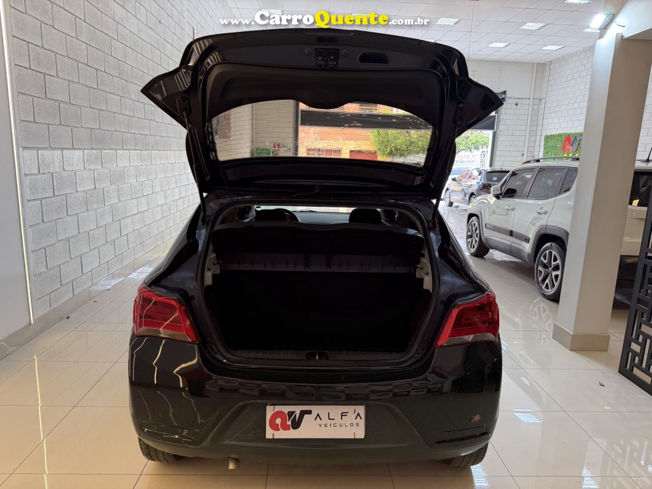 CHEVROLET   ONIX HATCH LT 1.4 8V FLEXPOWER 5P MEC.   PRETO 2018 1.4 FLEX - Loja
