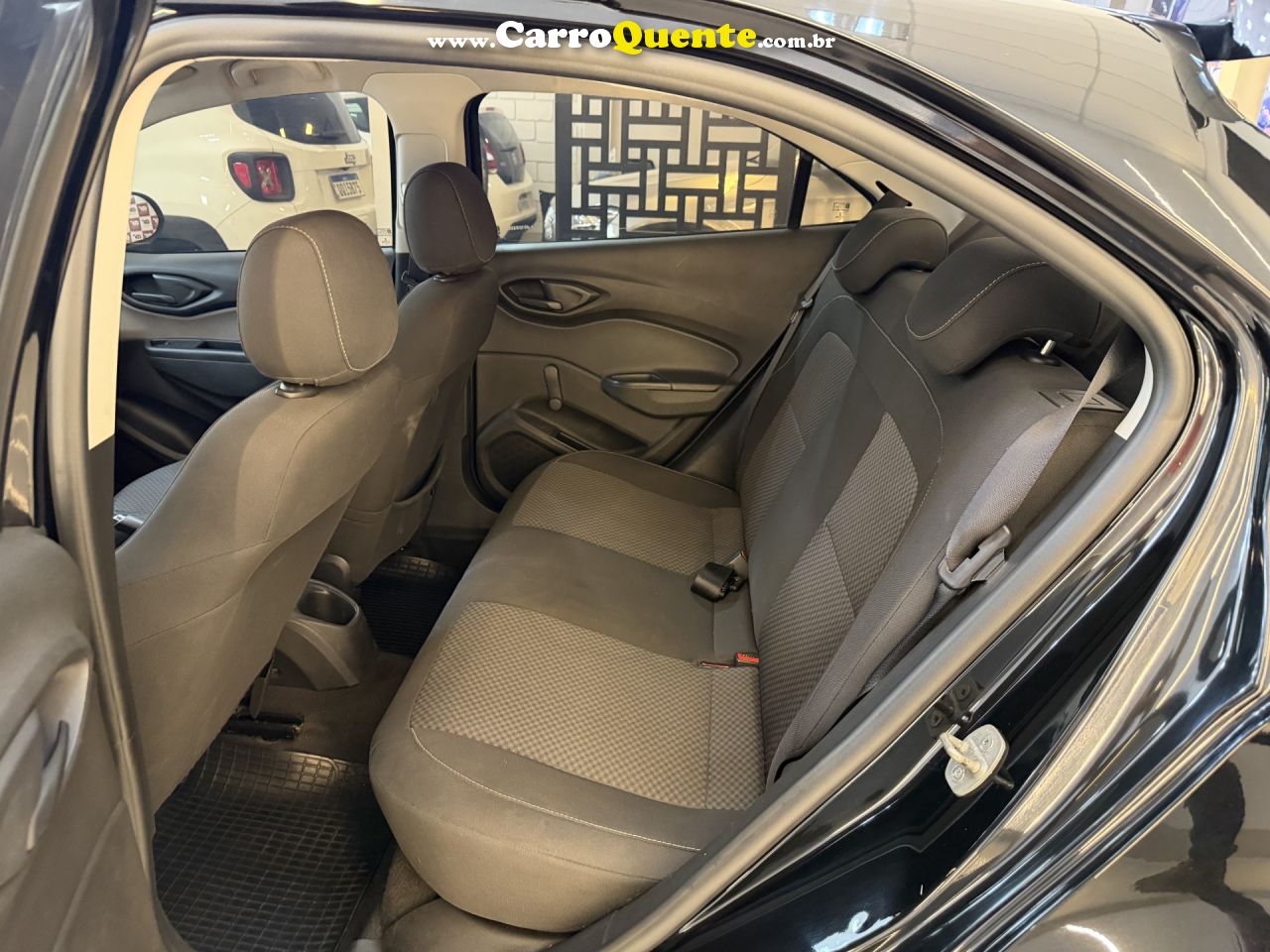 CHEVROLET   ONIX HATCH LT 1.4 8V FLEXPOWER 5P MEC.   PRETO 2018 1.4 FLEX - Loja