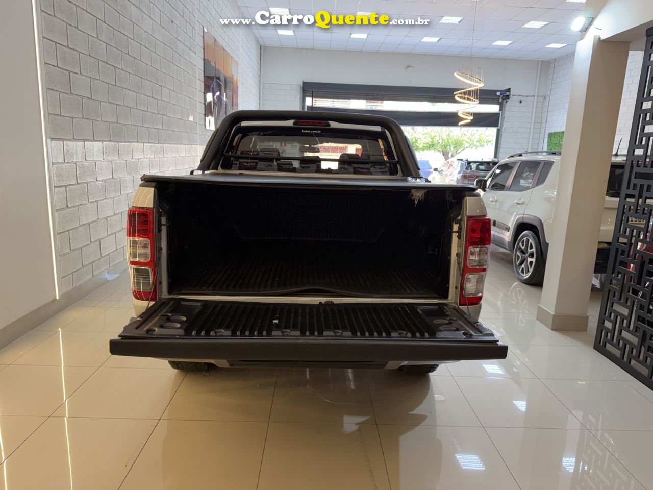 FORD   RANGER XLS 2.2 4X4 CD DIESEL AUT.   PRATA 2022 2.2 DIESEL - Loja
