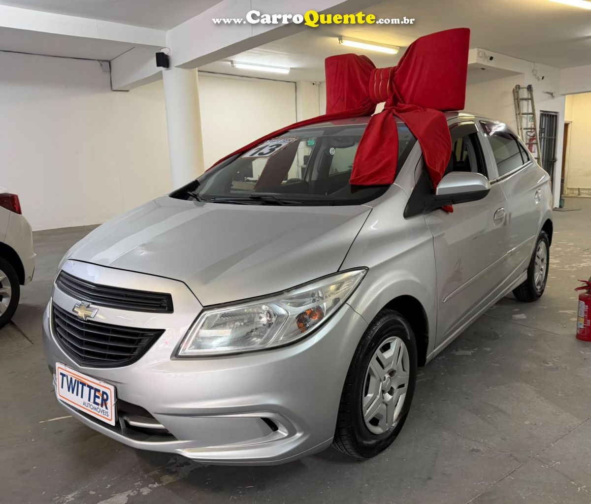CHEVROLET   ONIX HATCH LS 1.0 8V FLEXPOWER 5P MEC.   PRATA 2012 1.0 FLEX - Loja