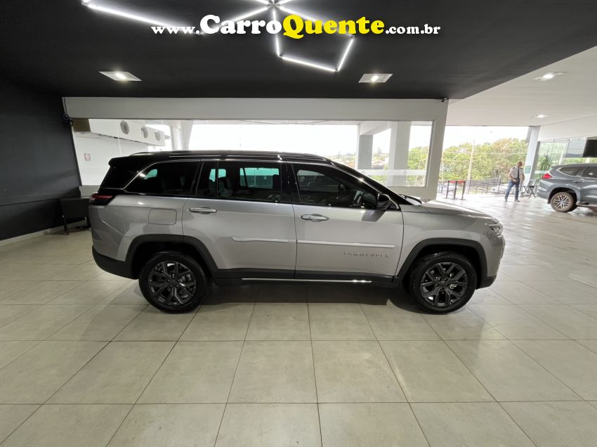 JEEP COMMANDER 1.3 T270 TURBO FLEX LONGITUDE AT6 - Loja