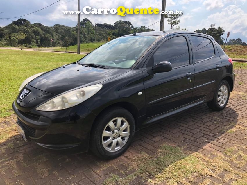 Peugeot 207 1.4 XR 8V FLEX 4P MANUAL - Loja