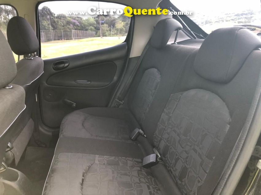 Peugeot 207 1.4 XR 8V FLEX 4P MANUAL - Loja