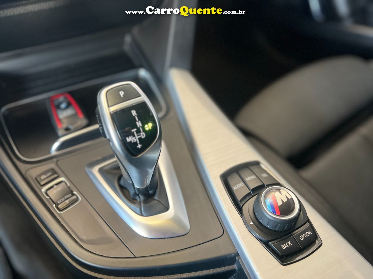 BMW 320i 2.0 16V TURBO ACTIVE 2017 - Loja