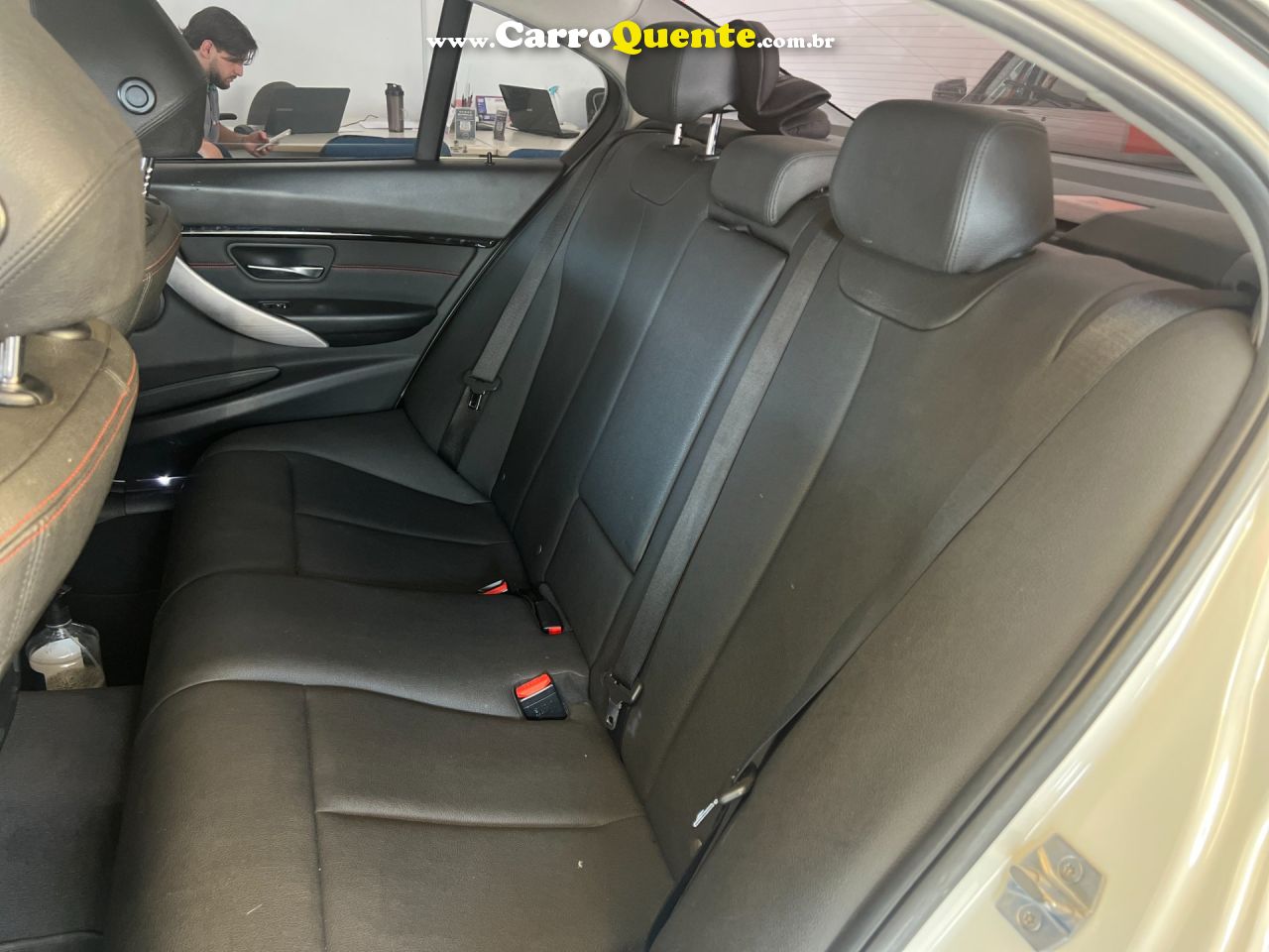BMW 320i 2.0 16V TURBO ACTIVE 2017 - Loja