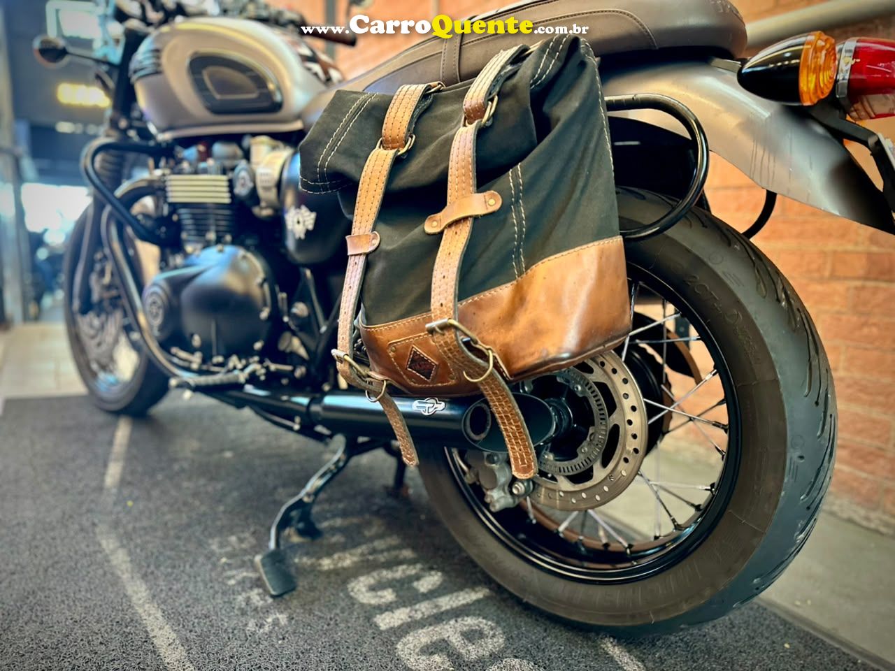 TRIUMPH BONNEVILLE T120 BLACK 1200 2018 - Loja