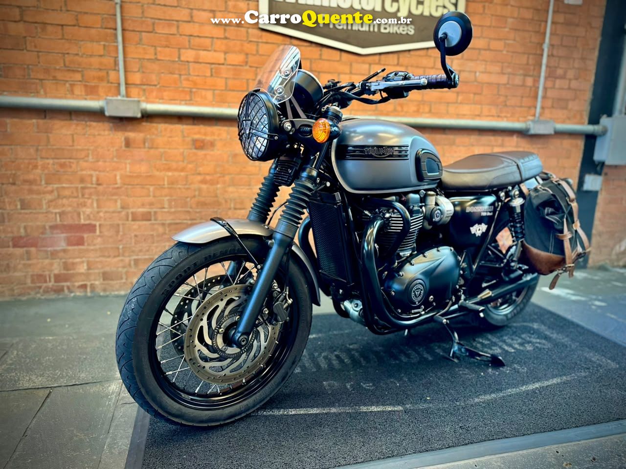 TRIUMPH BONNEVILLE T120 BLACK 1200 2018 - Loja