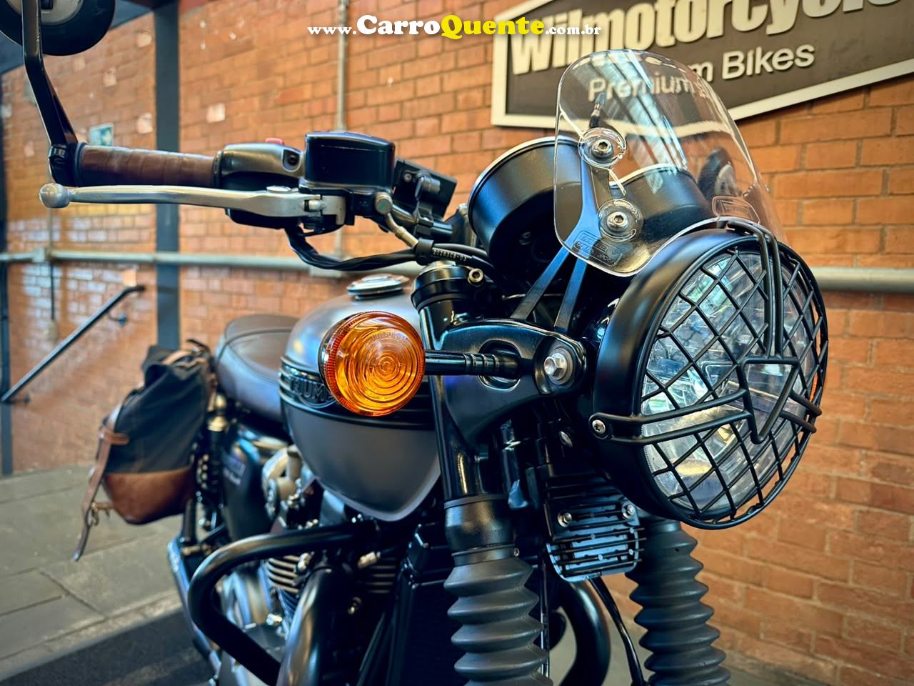TRIUMPH BONNEVILLE T120 BLACK 1200 2018 - Loja