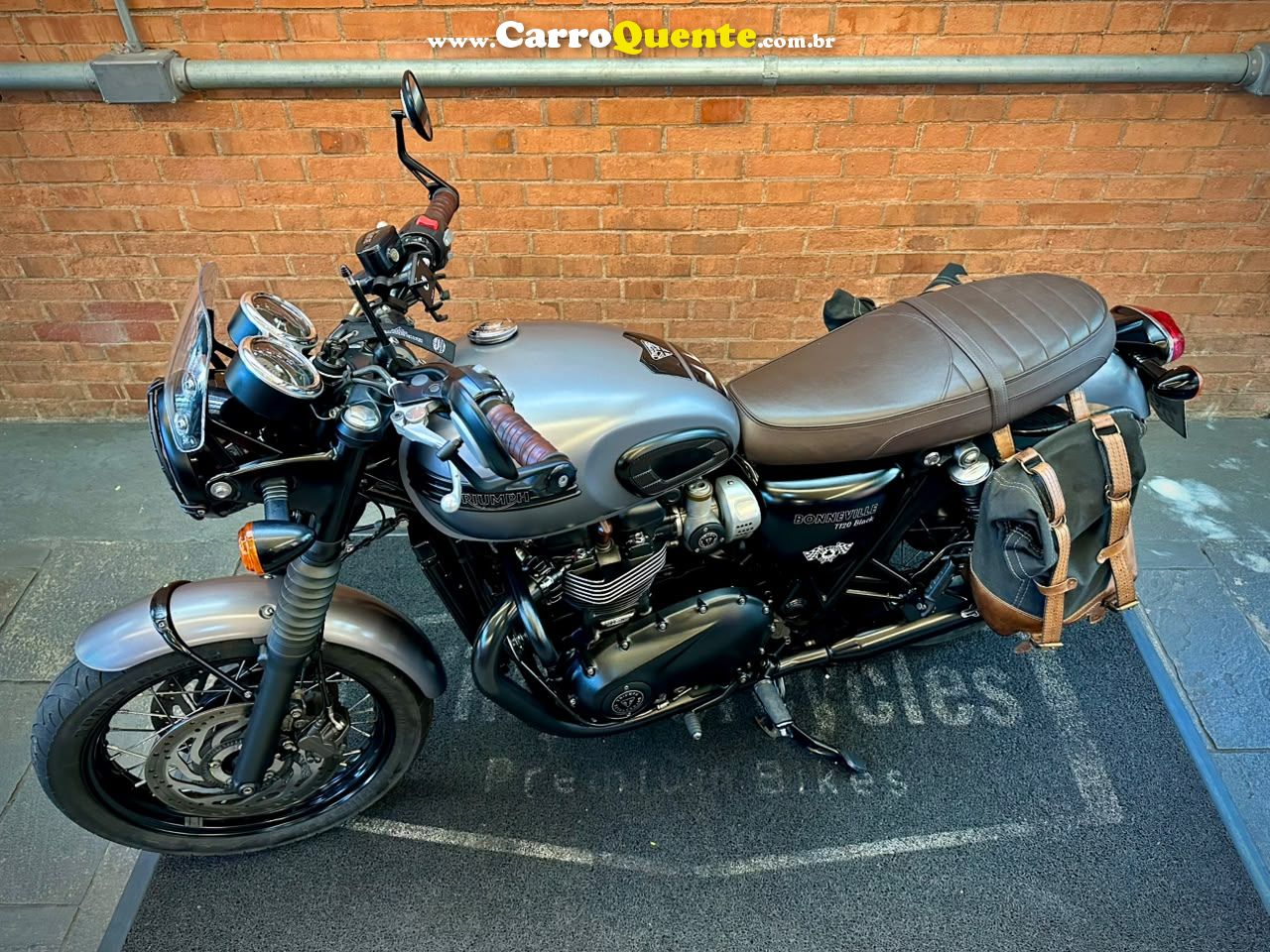 TRIUMPH BONNEVILLE T120 BLACK 1200 2018 - Loja