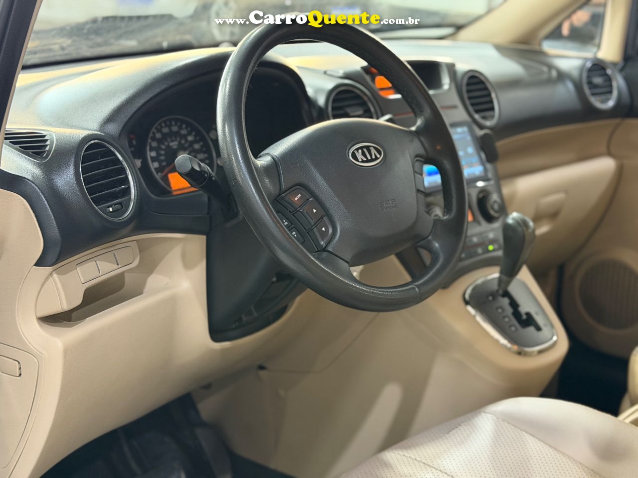 KIA CARENS 2.0 EX 16V 2011 - Loja