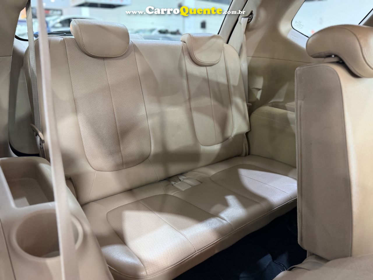KIA CARENS 2.0 EX 16V 2011 - Loja