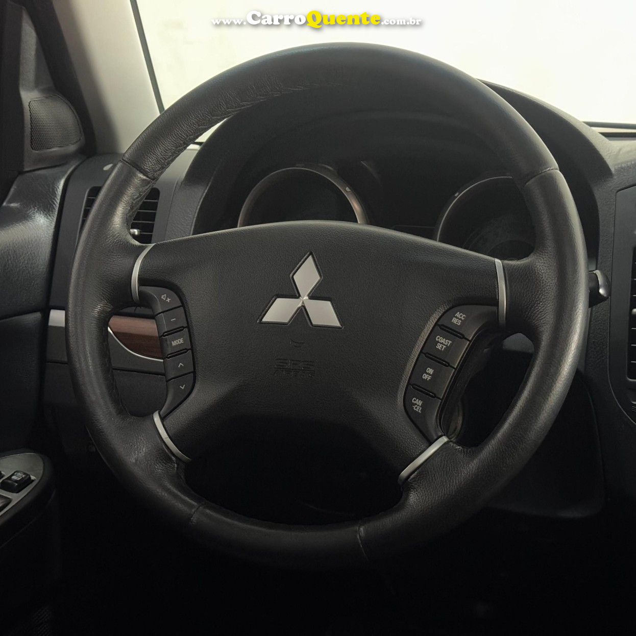 MITSUBISHI PAJERO FULL 3.8 HPE 4X4 V6 24V 2008 - Loja
