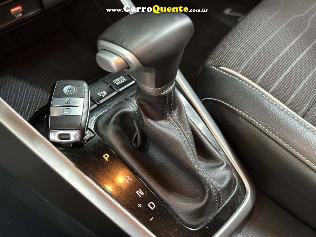KIA STONIC 1.0 TGDI MHEV SX 2022 - Loja