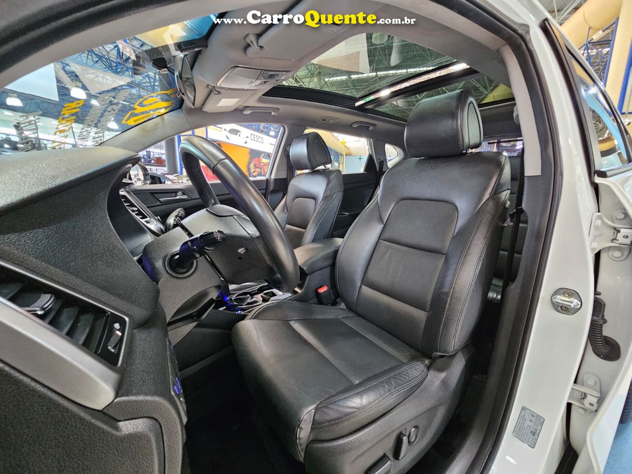 HYUNDAI TUCSON 1.6 TURBO GLS * C/ TETO SOLAR * 2018 - Loja
