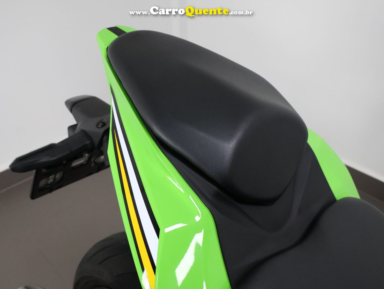 KAWASAKI NINJA ZX-4R 2026 - Loja
