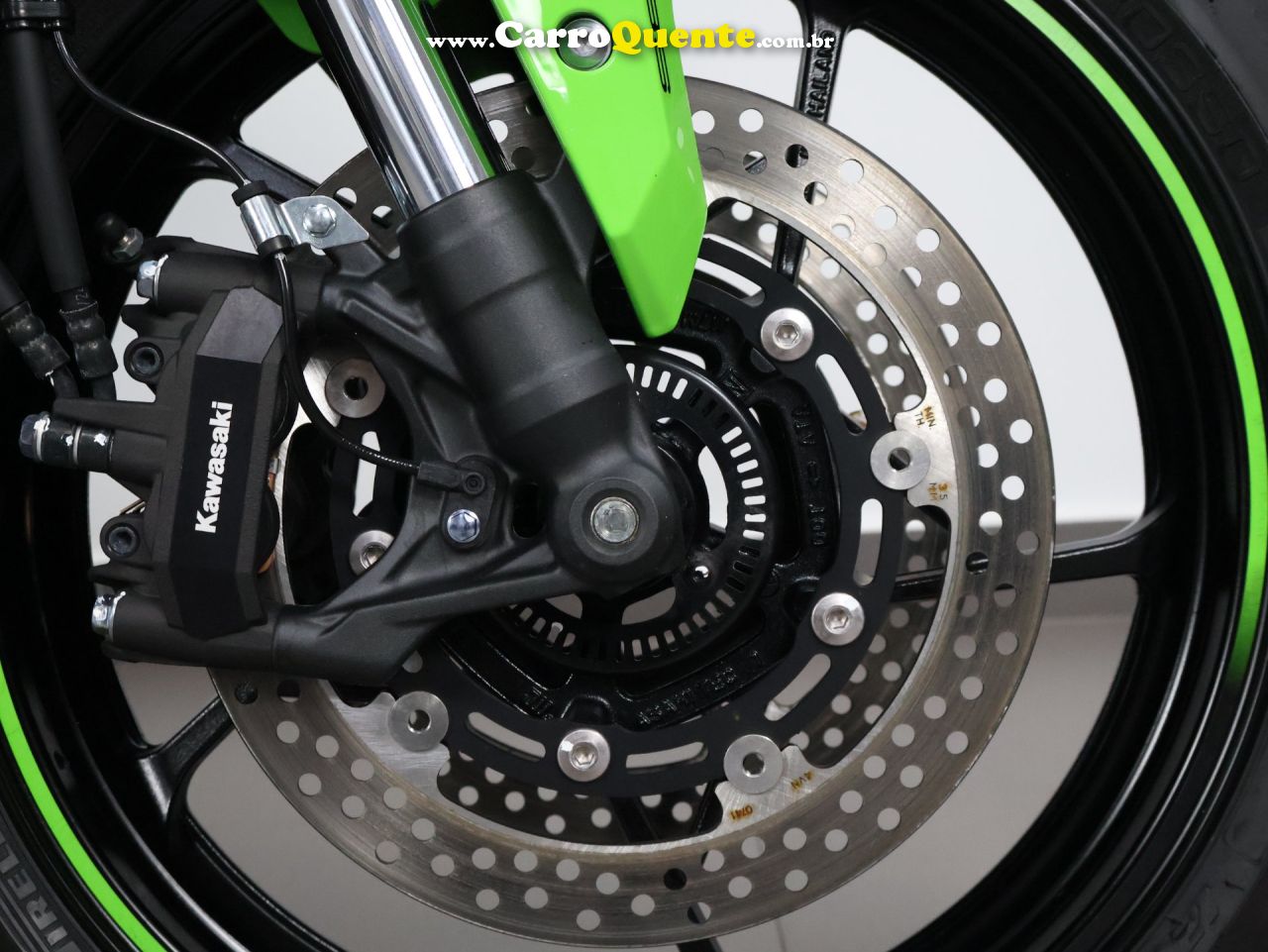 KAWASAKI NINJA ZX-4R 2026 - Loja
