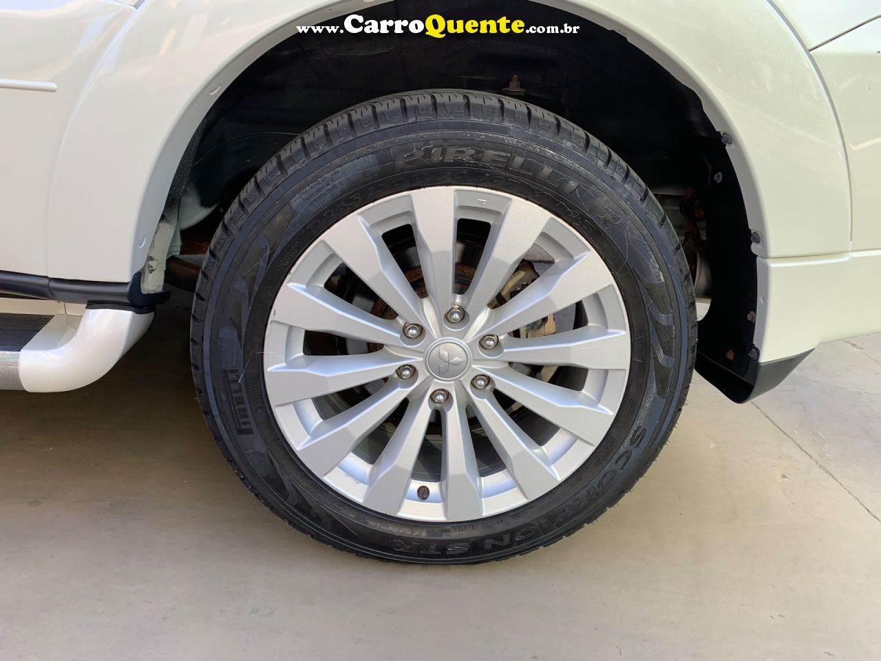 MITSUBISHI   3.5 HPE 4X4 7 LUGARES V6 24V FLEX 4P AUTOMÁTICO   BRANCO 2018 3.8 GASOLINA - Loja
