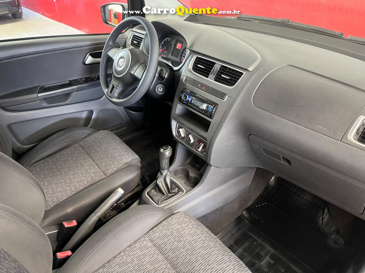 VOLKSWAGEN   FOX 1.6 MI TOTAL FLEX 8V 5P   PRATA 2014 1.6 FLEX - Loja