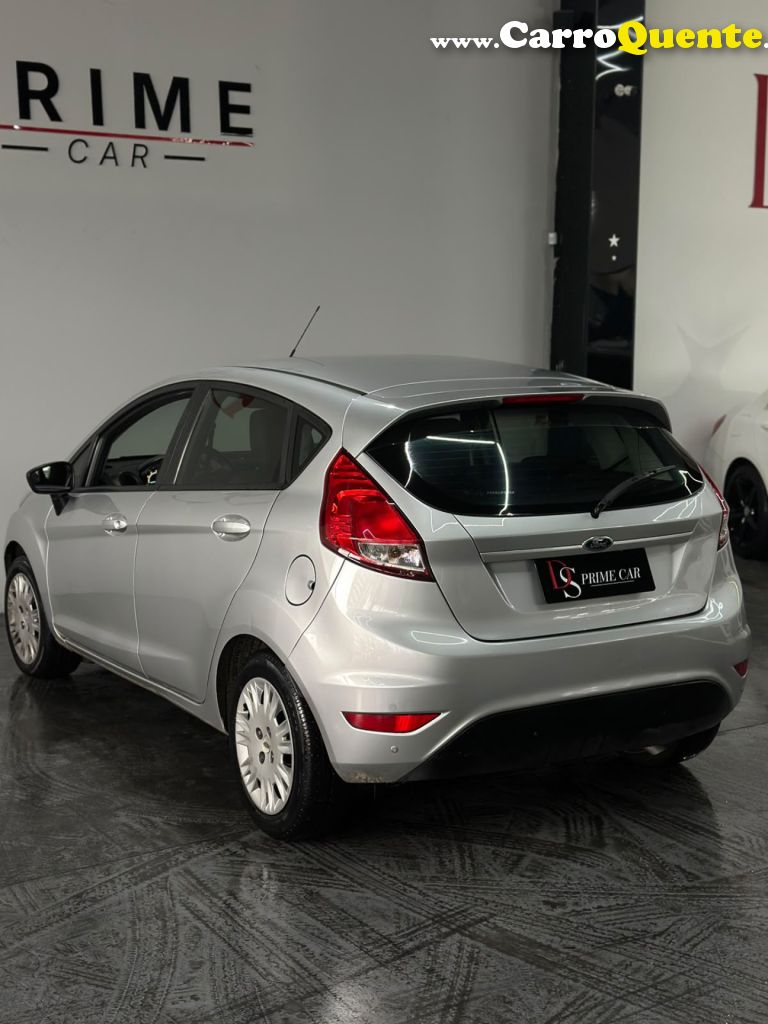 FORD   FIESTA 1.5 16V FLEX MEC. 5P   PRATA 2015 1.5 FLEX - Loja