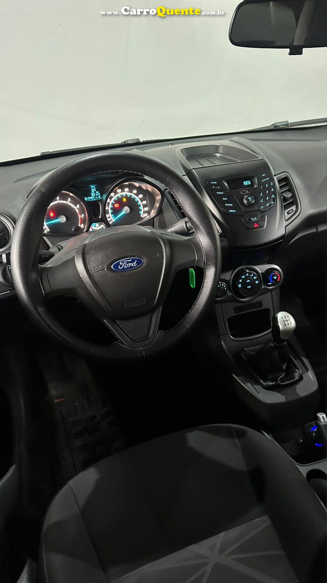 FORD   FIESTA 1.5 16V FLEX MEC. 5P   PRATA 2015 1.5 FLEX - Loja