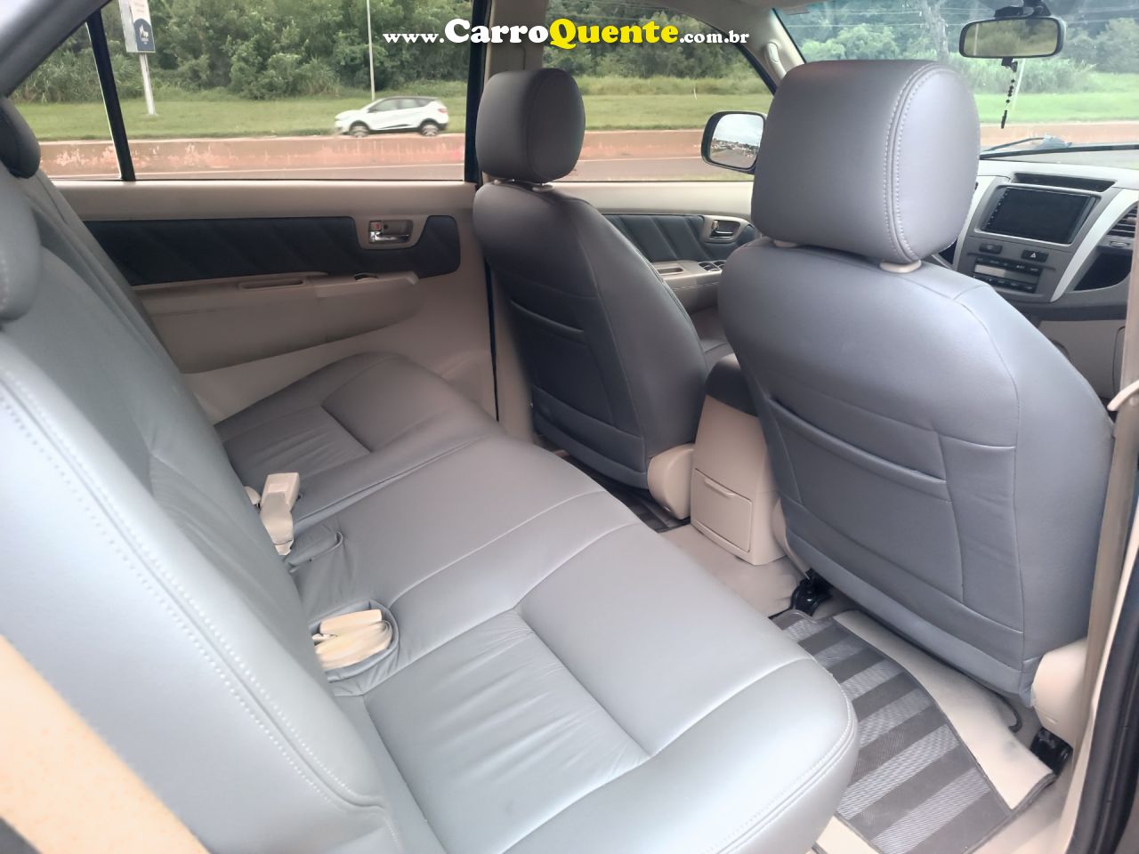 TOYOTA   HILUX SW4 SRV D4-D 4X4 3.0 TDI DIES. AUT   PRETO 2008 3.0 DIESEL - Loja