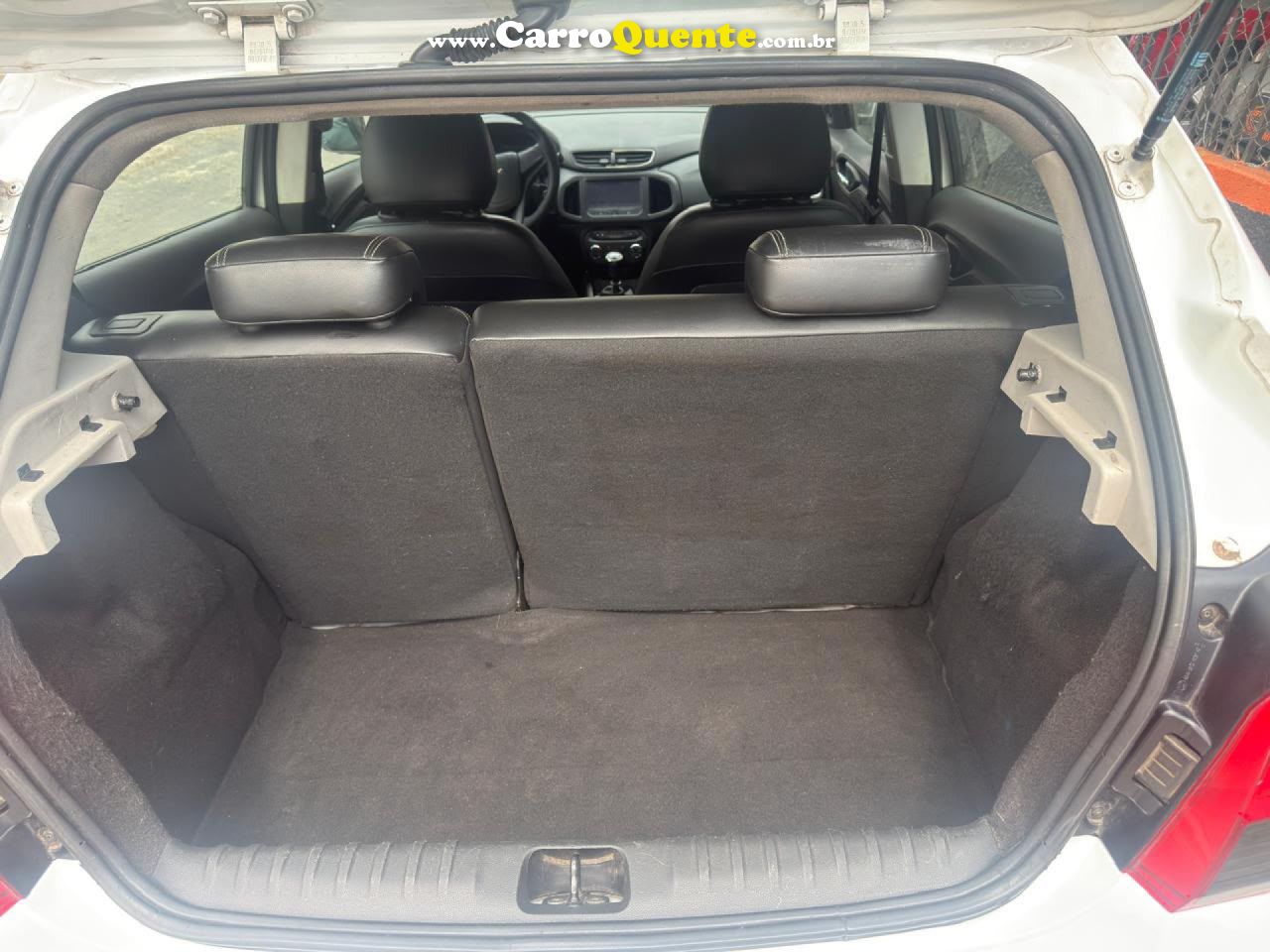 CHEVROLET   ONIX HATCH LT 1.4 8V FLEXPOWER 5P MEC.   BRANCO 2016 1.4 FLEX - Loja