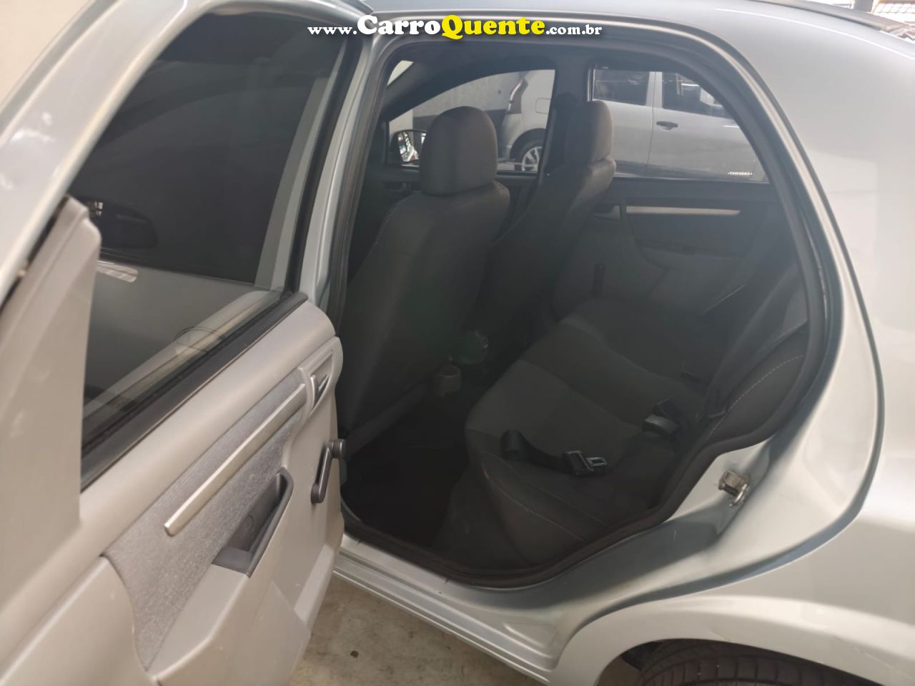 CHEVROLET   PRISMA  SED. MAXX LT 1.4 8V ECONOF. 4P   PRATA 2012 1.4 FLEX - Loja