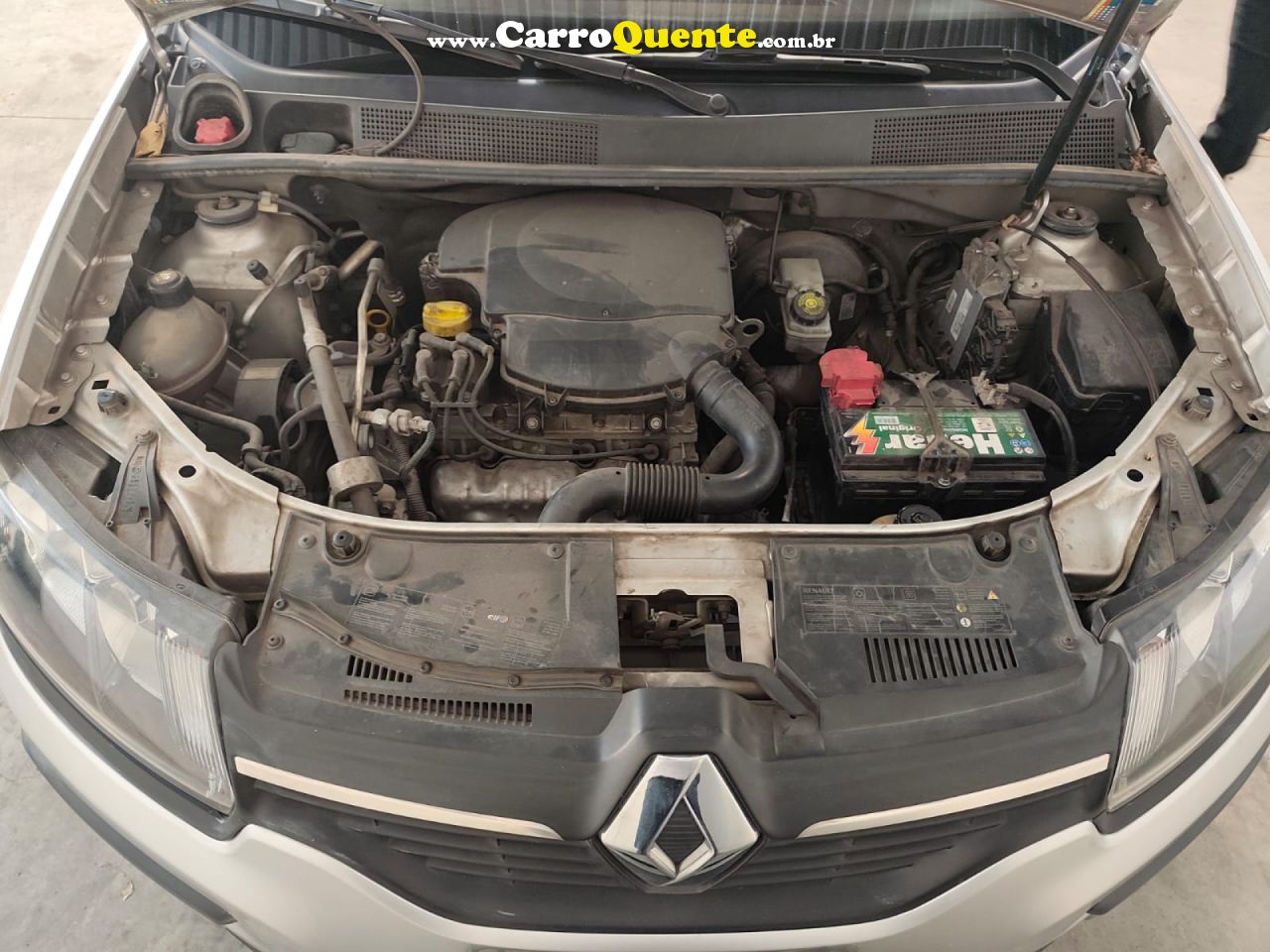 RENAULT   SANDERO STEPWAY HI-POWER 1.6 8V 5P   PRATA 2015 1.6 GASOLINA - Loja