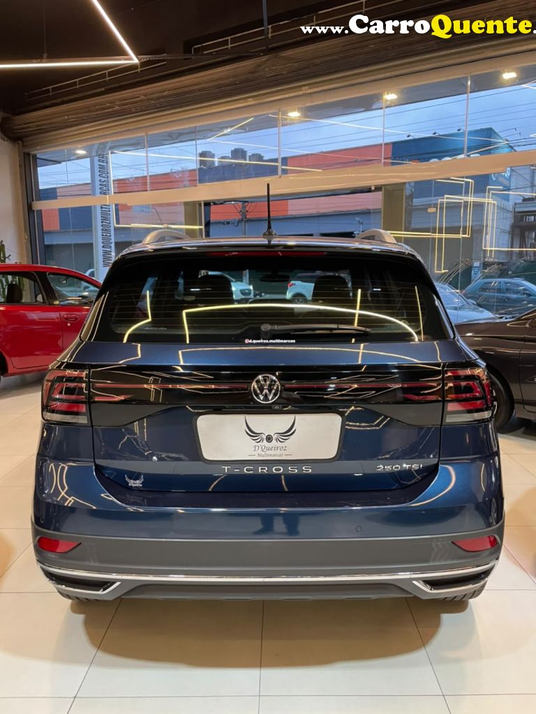 VOLKSWAGEN   T-CROSS HIGHLINE 1.4 TSI FLEX 16V 5P AUT   AZUL 2024 1.4 FLEX - Loja