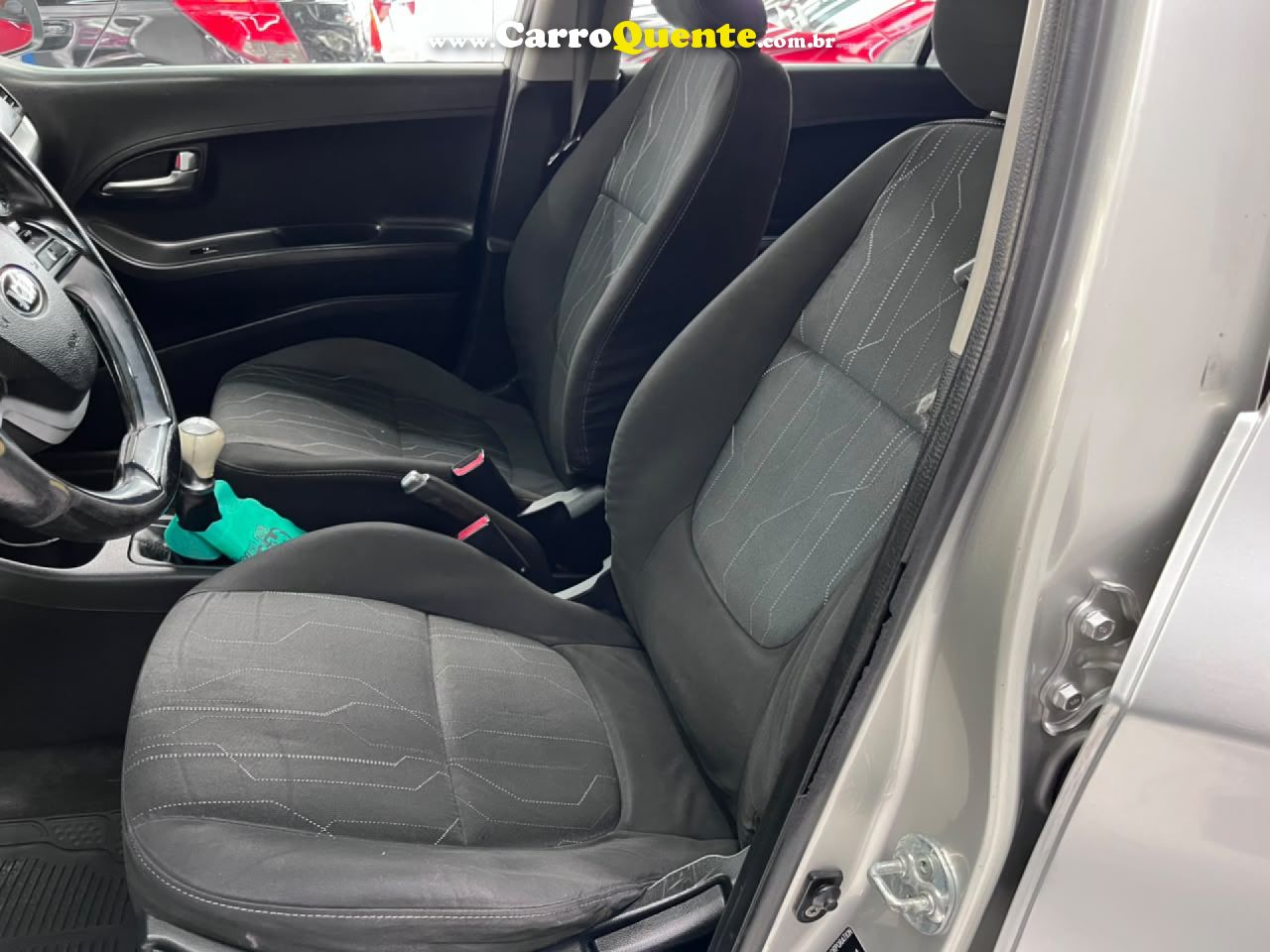 KIA   KIA PICANTO EX41.0MTFF   PRATA 2013 1.0 FLEX - Loja