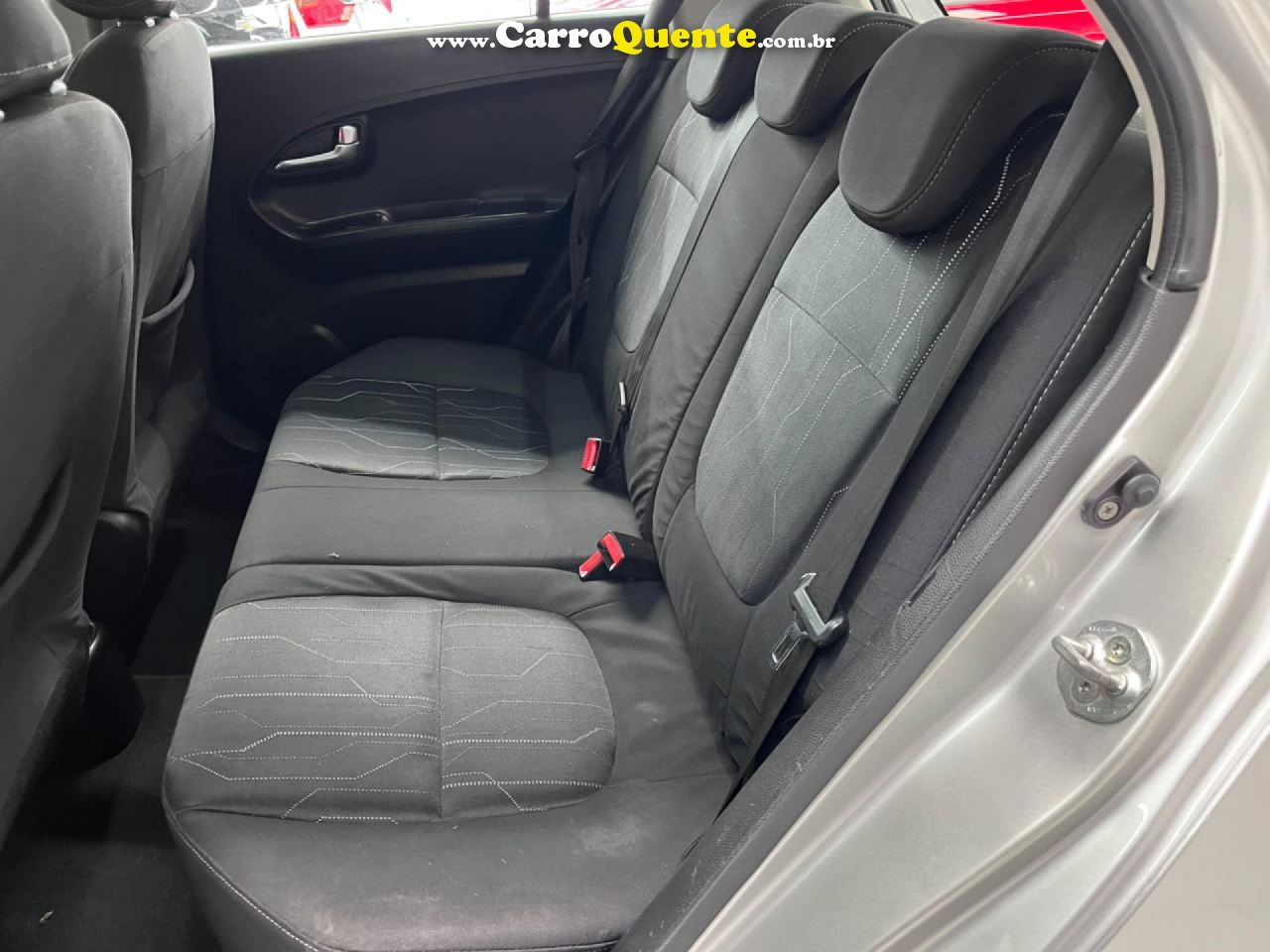 KIA   KIA PICANTO EX41.0MTFF   PRATA 2013 1.0 FLEX - Loja