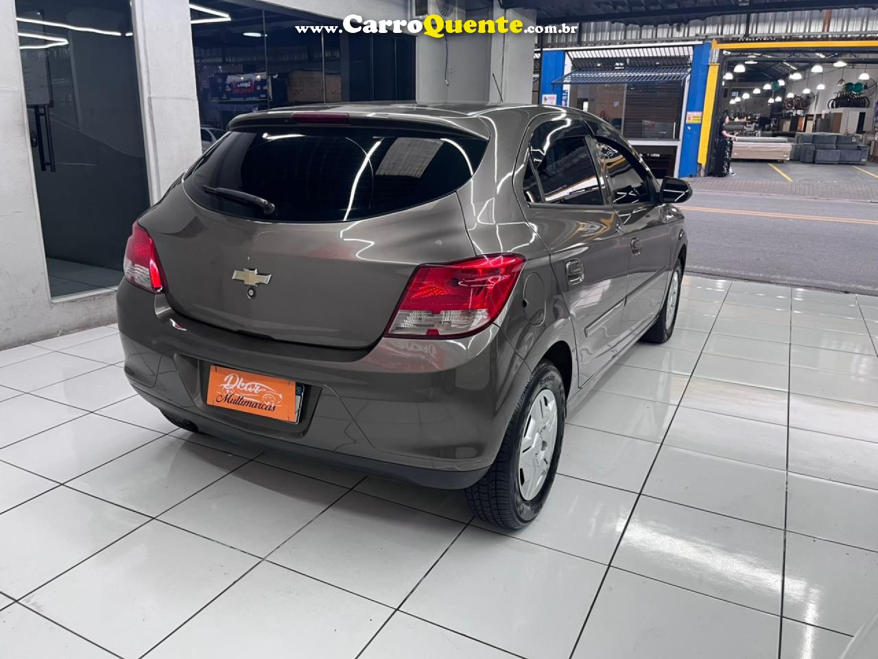 CHEVROLET   ONIX 1.0MT LT   CINZA 2014 1.0 FLEX - Loja
