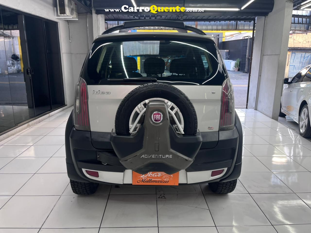 FIAT   IDEA ADVENTURE DUAL    PRATA 2011 1.8 FLEX - Loja