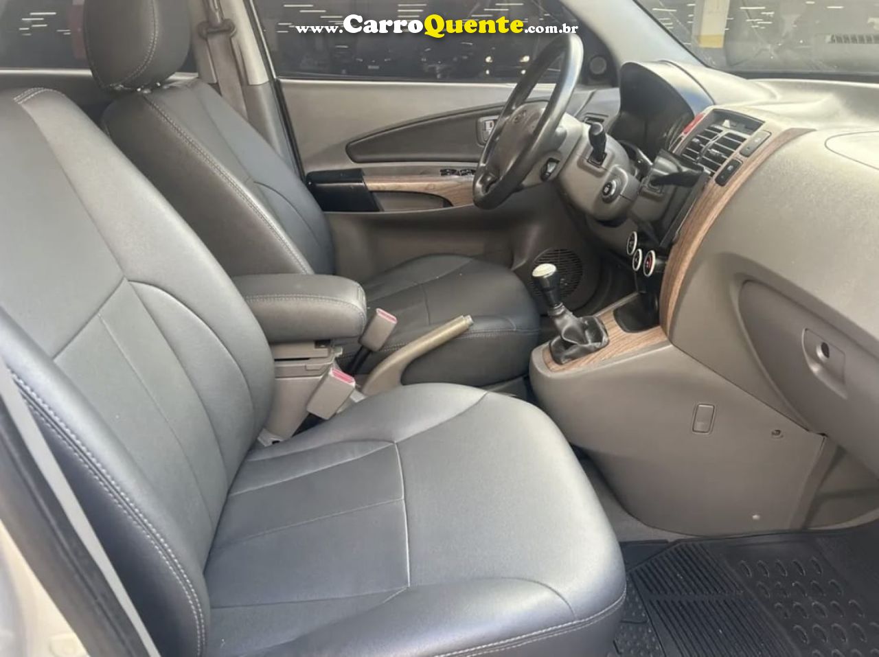 HYUNDAI   TUCSON 2.0 16V MEC.   PRATA 2012 2.0 GASOLINA - Loja