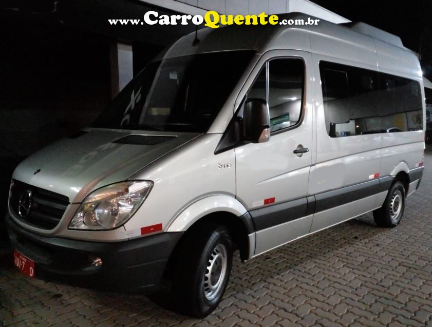 Mercedes-Benz SPRINTER 2.2 415 CDI VAN 16 LUGARES TETO ALTO 16V BI-TURBO DIESEL MANUAL - Loja