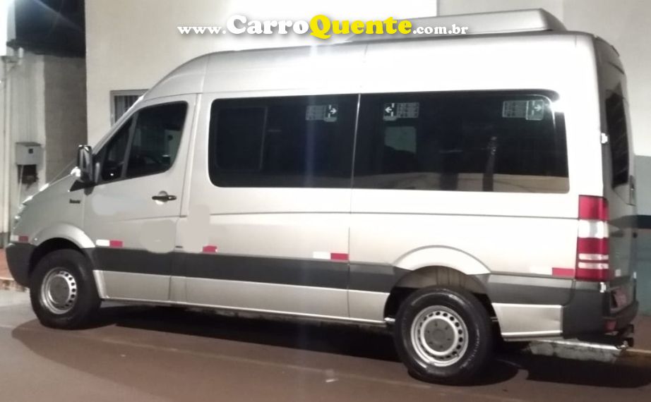 Mercedes-Benz SPRINTER 2.2 415 CDI VAN 16 LUGARES TETO ALTO 16V BI-TURBO DIESEL MANUAL - Loja