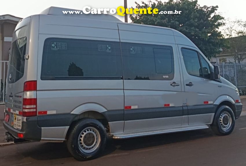 Mercedes-Benz SPRINTER 2.2 415 CDI VAN 16 LUGARES TETO ALTO 16V BI-TURBO DIESEL MANUAL - Loja