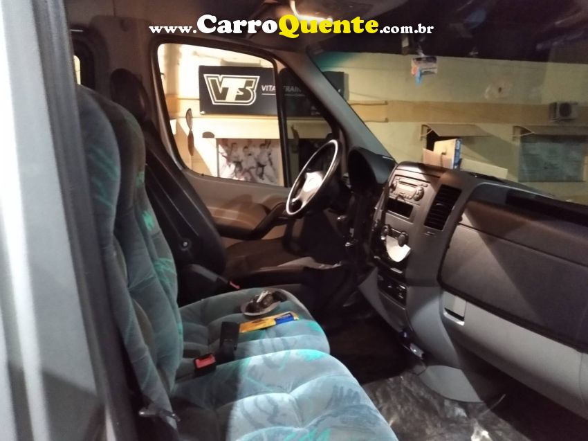 Mercedes-Benz SPRINTER 2.2 415 CDI VAN 16 LUGARES TETO ALTO 16V BI-TURBO DIESEL MANUAL - Loja
